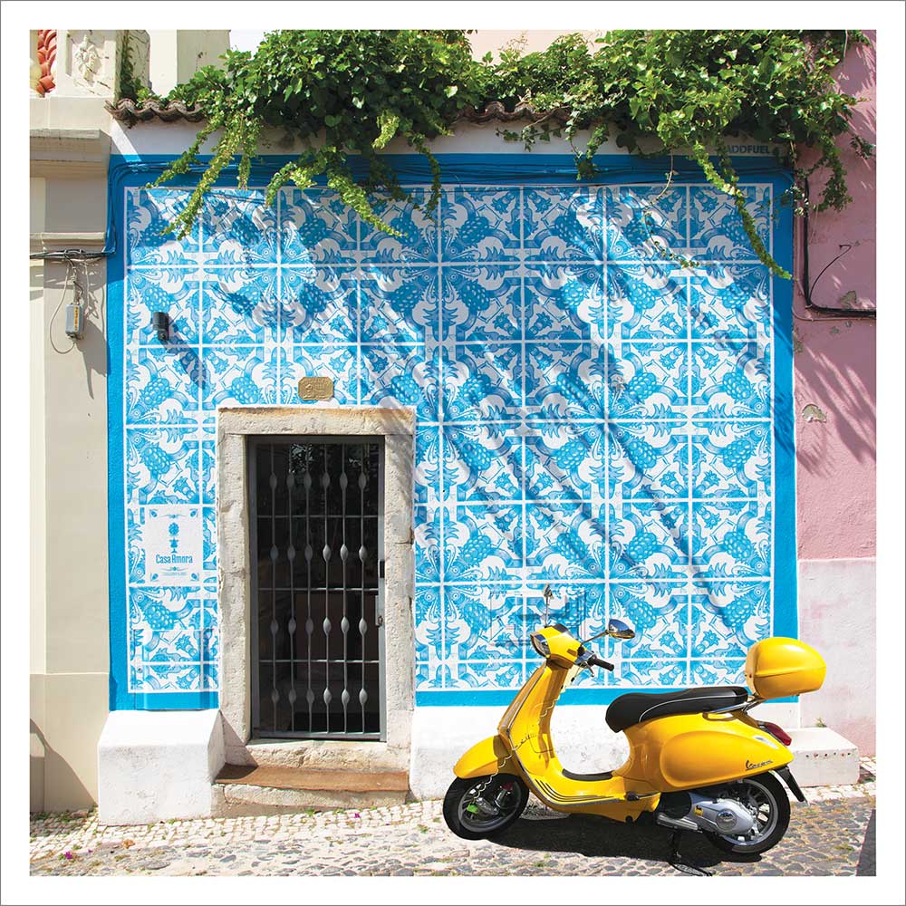 Fotografia "Azulejos e Porta Amarela" - lisbongallery